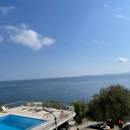 Yannis Apartament *